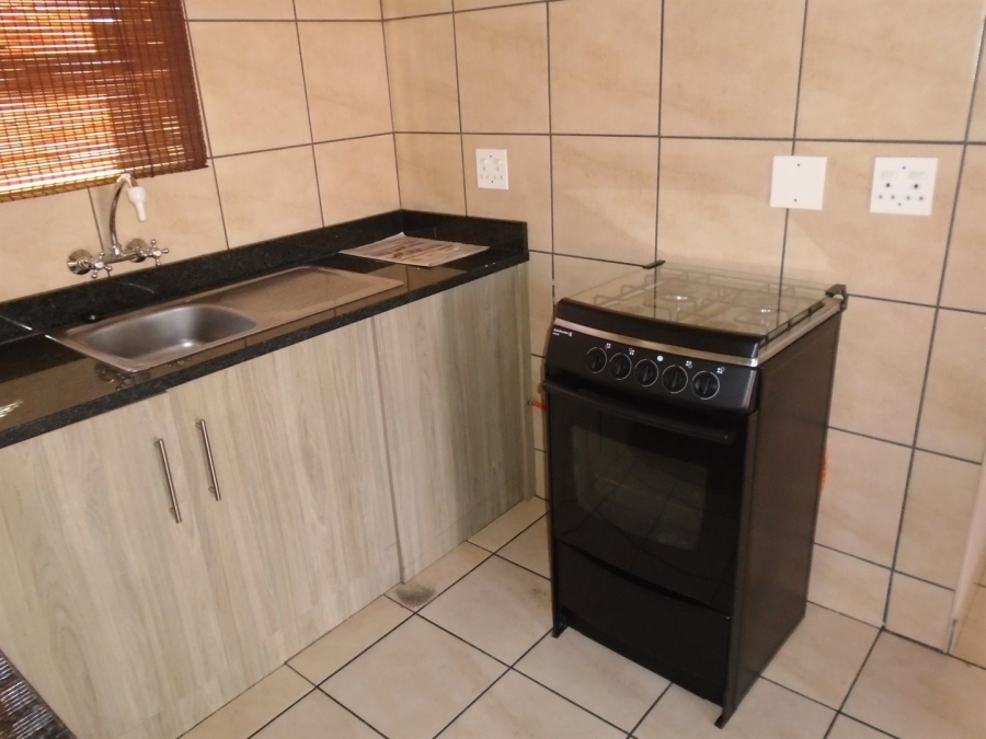 To Let 2 Bedroom Property for Rent in Potchefstroom South North West